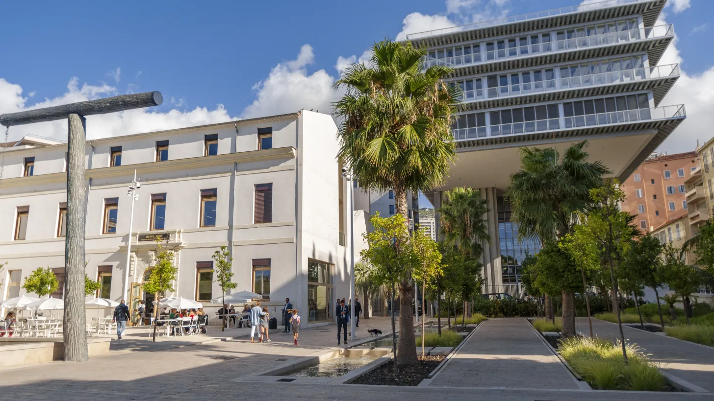 Bâtiment de campus moderne
